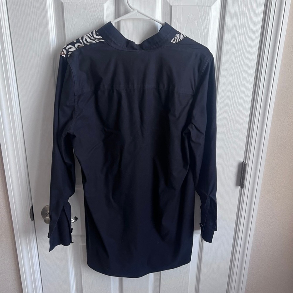 Chicos No-Iron Chic Stretch Animal Print Tunic Shirt Black Mixed Zebra Leopard M - Picture 9 of 11